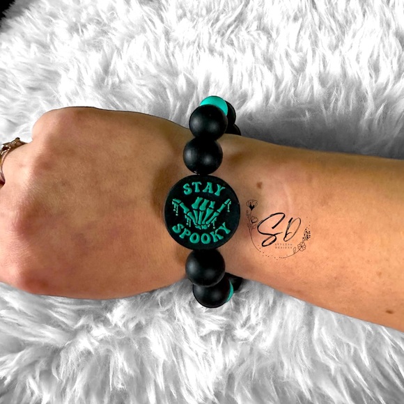 Stay Spooky Silicone Keychain Wristlet 6 1/2inch Semi stretch. - Picture 4 of 4